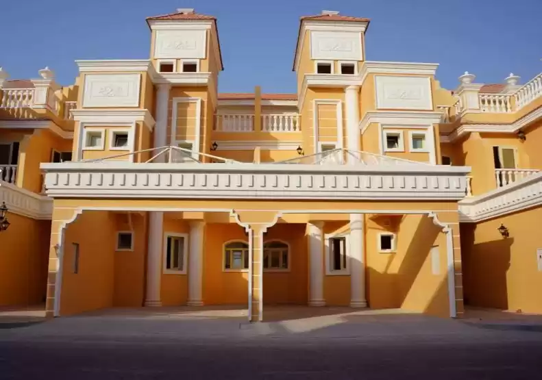 Wohn Klaar eigendom 4 Schlafzimmer S/F Villa in Verbindung  zu vermieten in Al Sadd , Doha #9471 - 1  image 